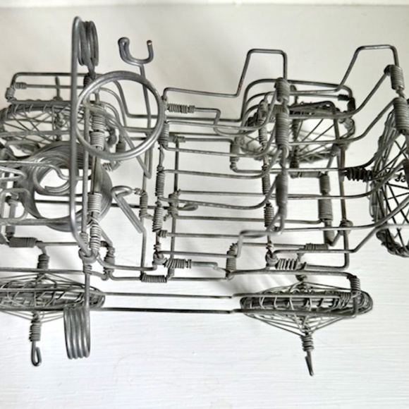 Handmade Wire vintage Car sculpture - Picture 6 of 9
